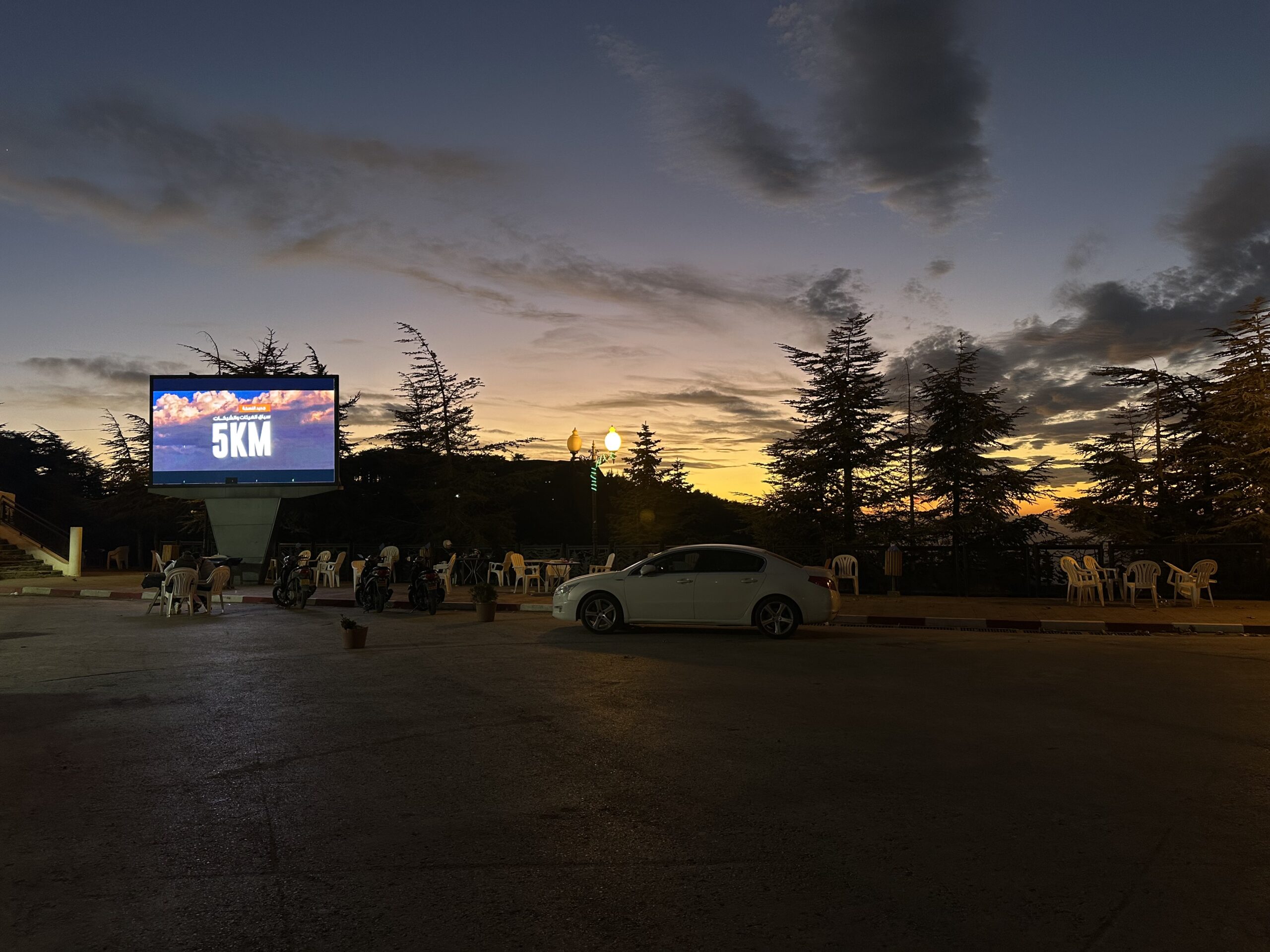 Ecran géant LED P5 étanche avec support de 3 mètres à Chréa